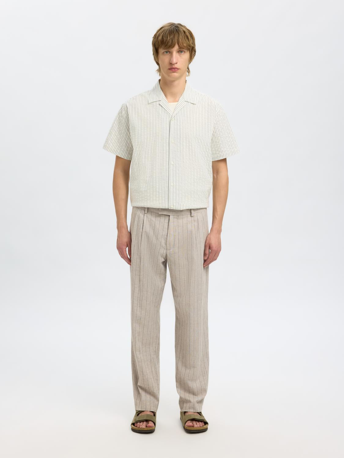 model_shot-front_full